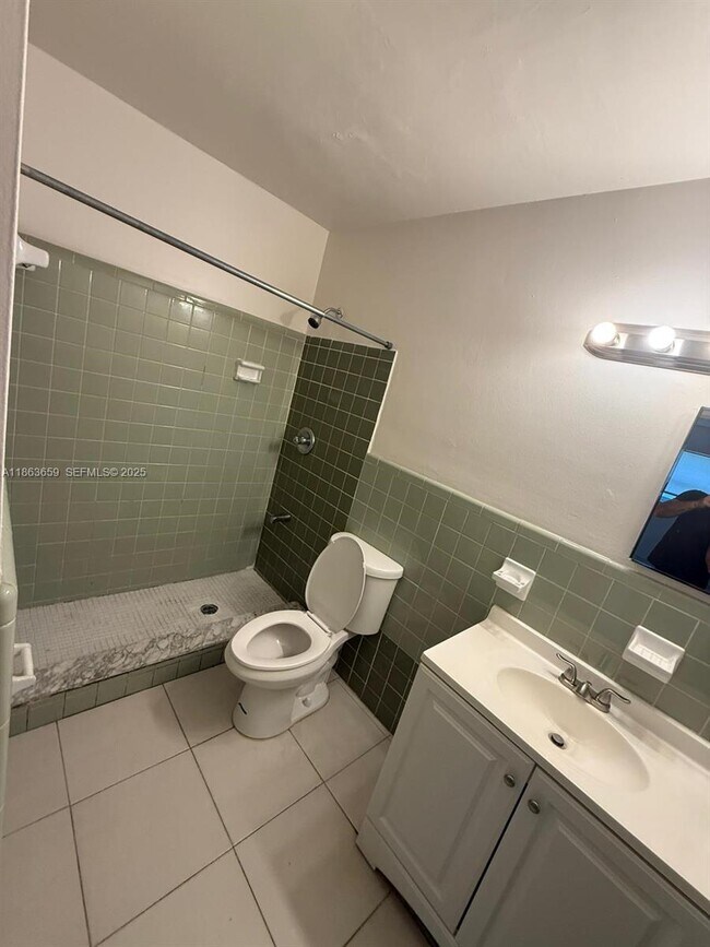 Photo - 4121 NW 30th Terrace Unit 4