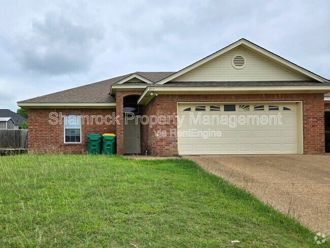 Building Photo - 3013 Palomino Trail Rental