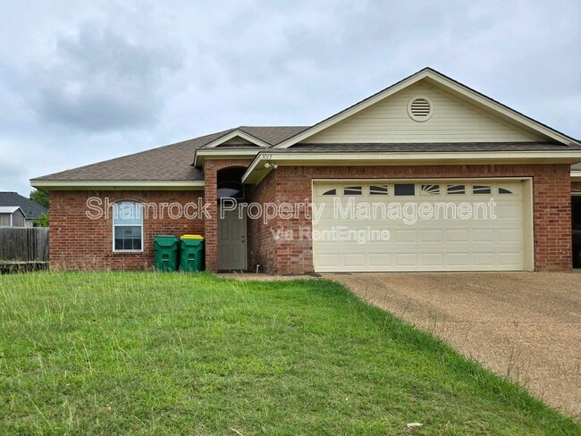 Building Photo - 3013 Palomino Trail Rental