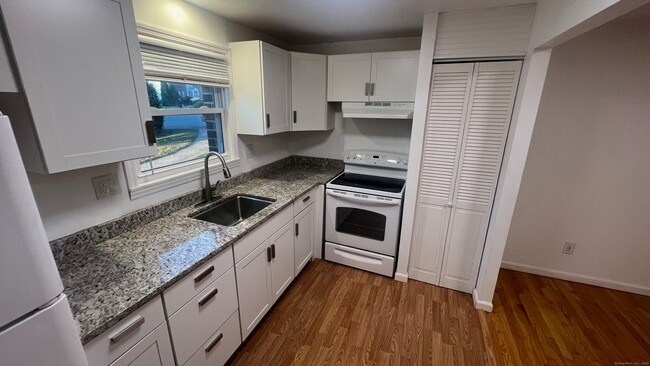 Photo - 14 Colonial Dr Unit APT A