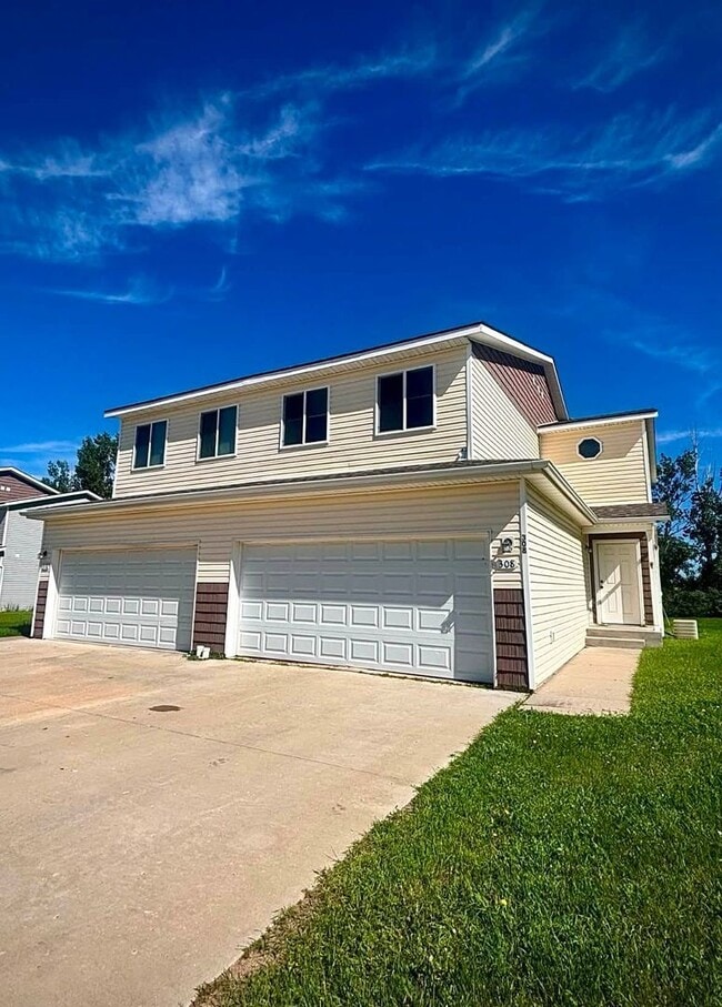 Building Photo - 308 5th Ave W Unit 308 5th Ave