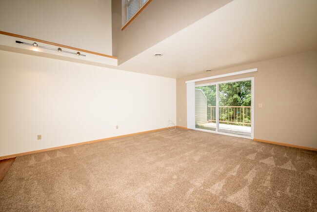Photo - Timber Bluff