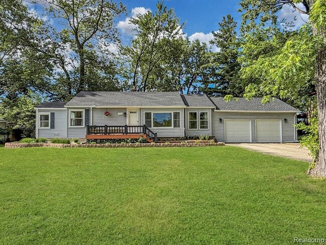 Photo - 306 Michelson Rd