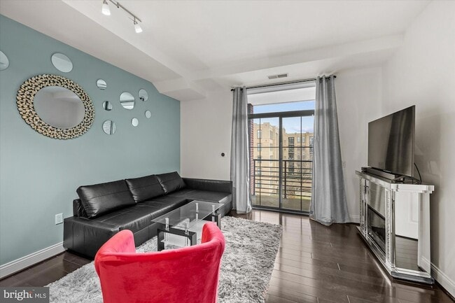 Photo - 1111 Oronoco St Unit 532