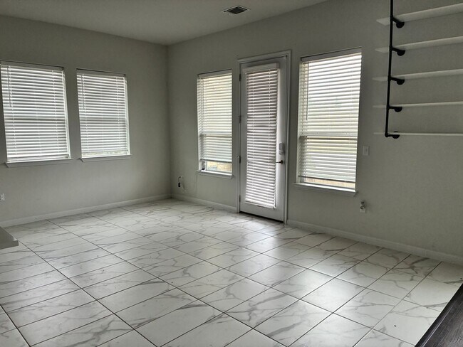 Photo - Elegant 6 BR 5 BA Home with Modern Amenities