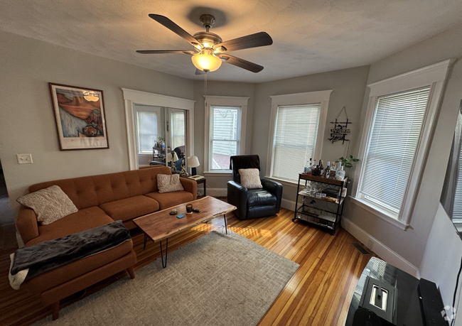 Building Photo - 307 Highland Ave Unit 1 Rental