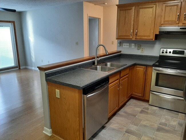 Photo - 582 Moull St Unit 582B