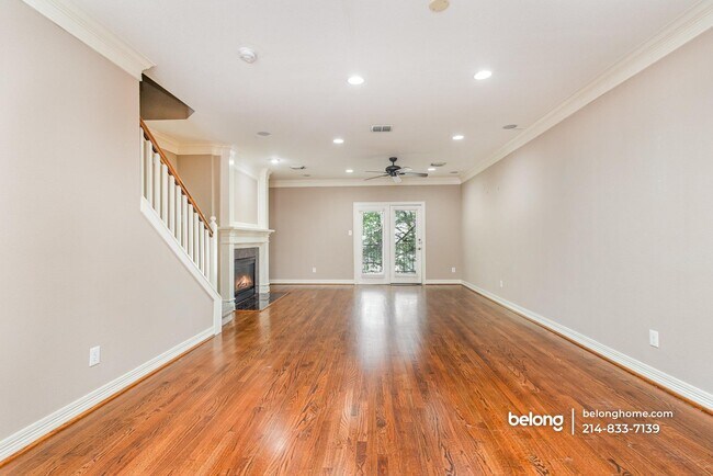 Photo - 3610 Gillespie St Unidad 8