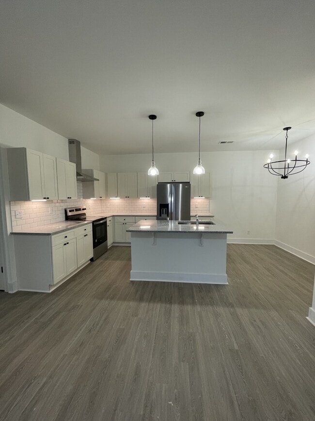 Building Photo - 1445 W Broad St Unit A202