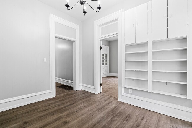 Photo - 7 N Limestone St