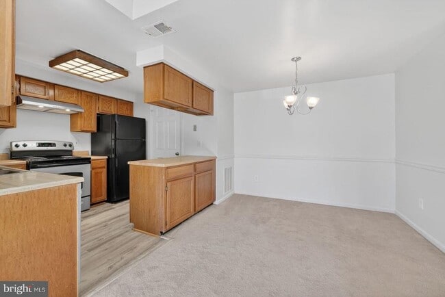 Photo - 6903 Sandra Marie Cir Unit B