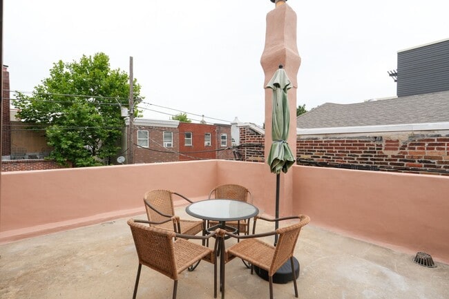 Building Photo - Passyunk Area great one bed with patio