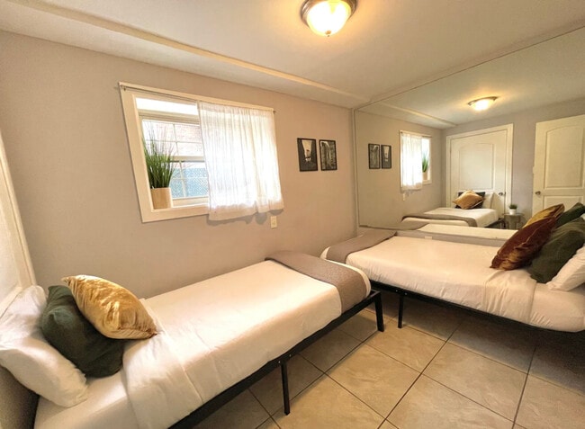 Photo - 16814 144th Rd Unit Floor 1