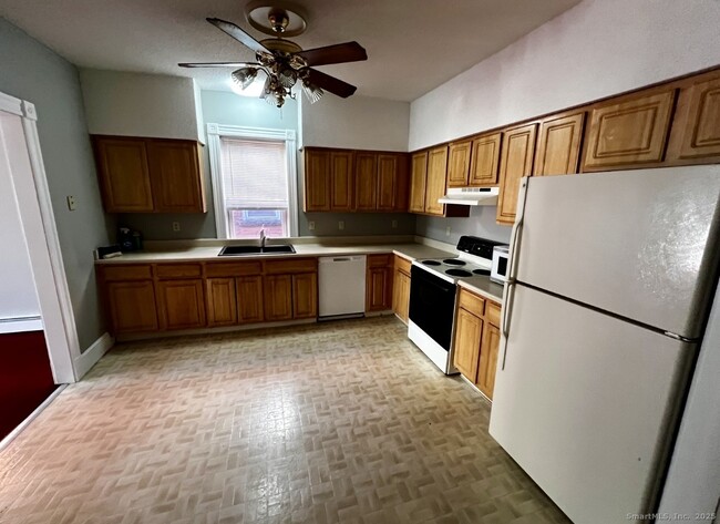 Building Photo - 24 Mortson St