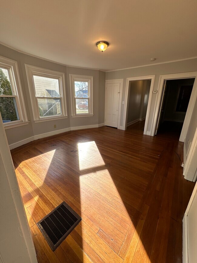 Photo - 677 Washington Ave Unidad Wash Ave #1