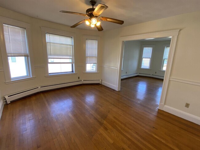 Photo - 79 Clarendon Ave Unit 3