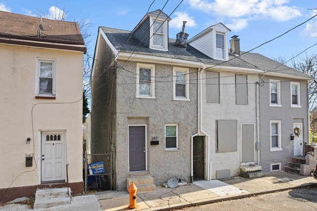 Photo - 2BR/1BA | Bonus Attic + Yard | Fast Approval