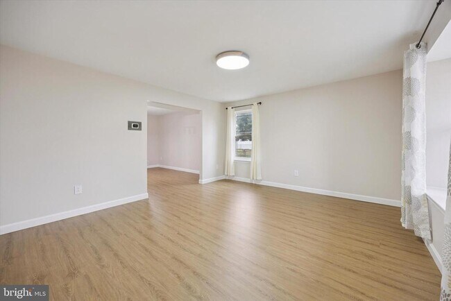 Photo - 21 Parc Ridge Dr