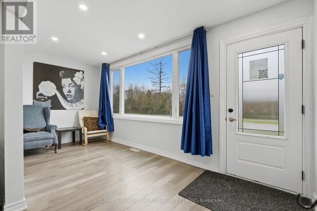 Photo - 749 Innisfil Beach Rd