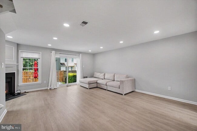 Photo - 7981 Northumberland Rd