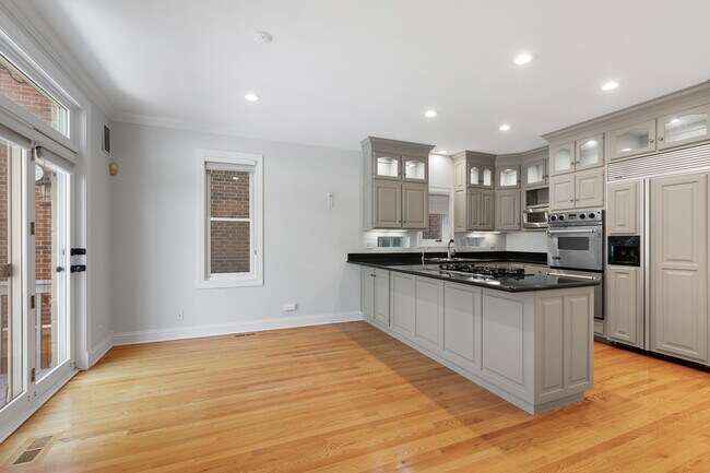 Photo - 2725 N Magnolia Ave