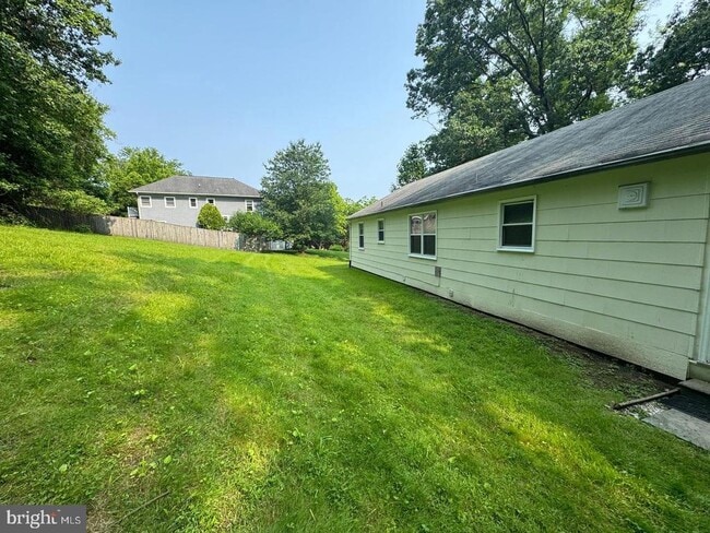 8905 Frederick Rd