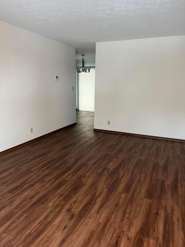 Photo - 217 Lee's Pl