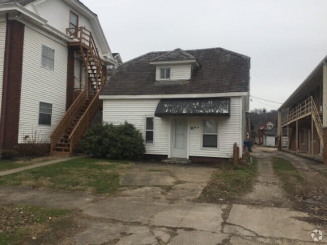 Building Photo - 1003 8th St Unit 6 Rental