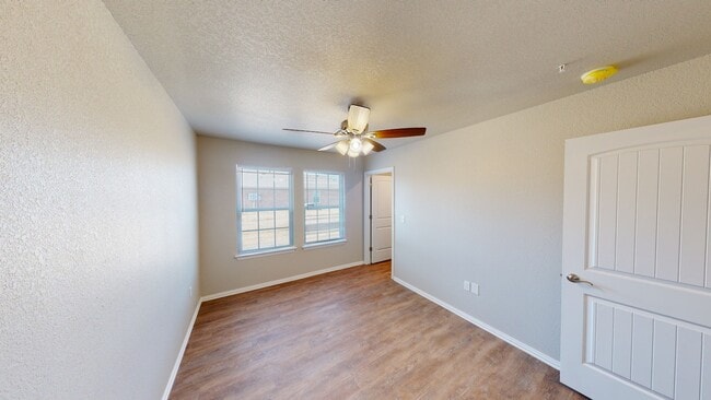 Photo - 407 E Tonner Ave