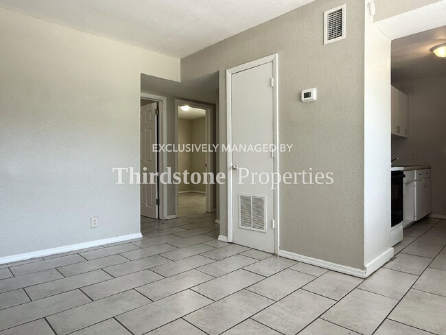 Photo - 1437 W 26th St Unit 3