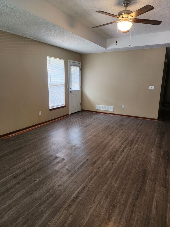 Photo - 3 Bedroom 2 Bath Duplex in Oak Grove