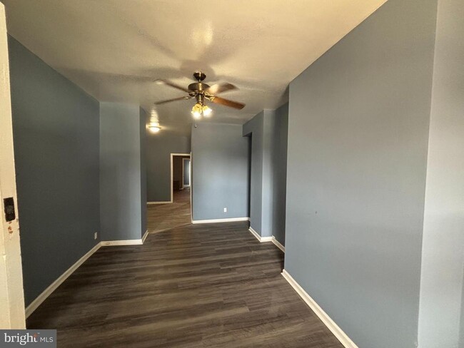 Building Photo - 6625 Lansdowne Ave Rental