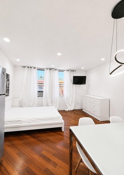 320 49th St Unit 3c