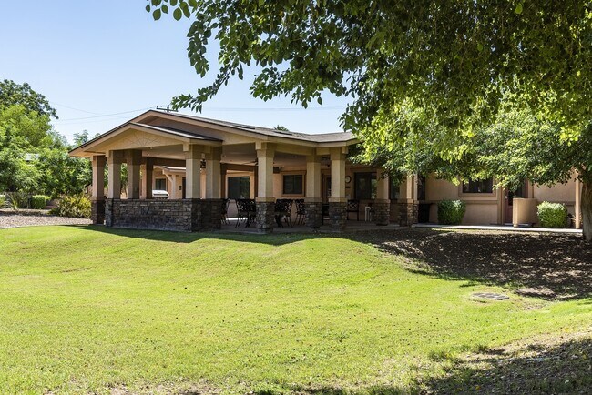 29 Palms Apartments