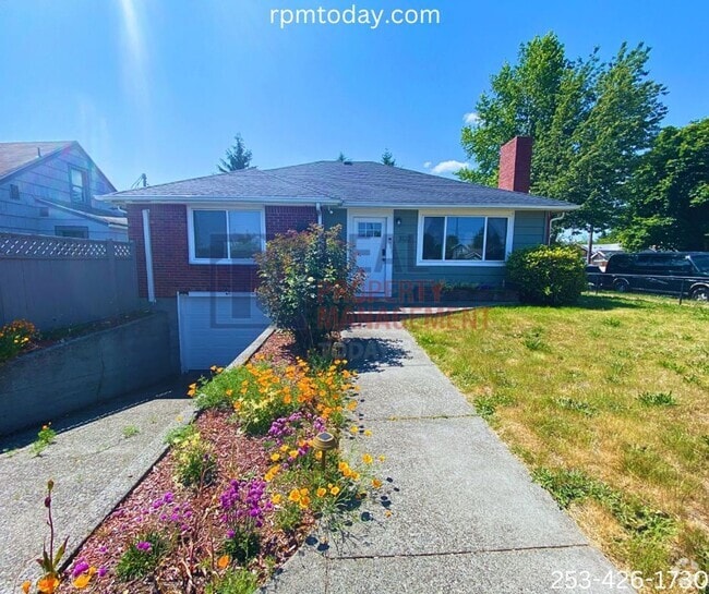 Building Photo - Stylish and Convenient 2BR/1BA Home with A...