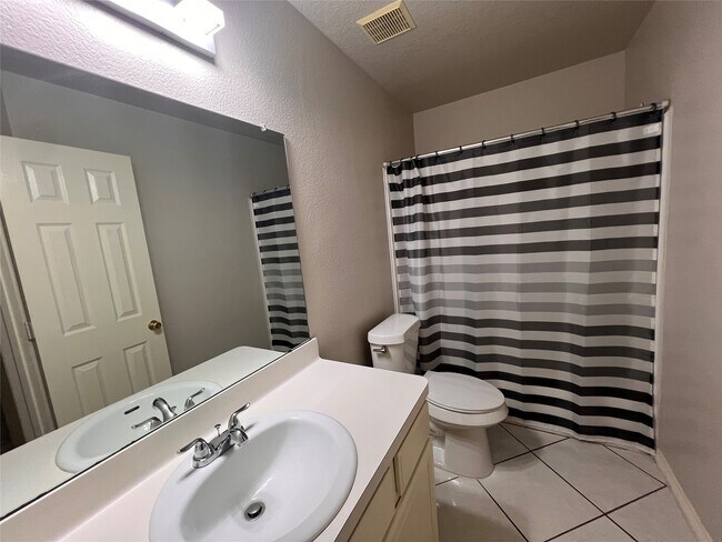10519 Silver Oak Ln