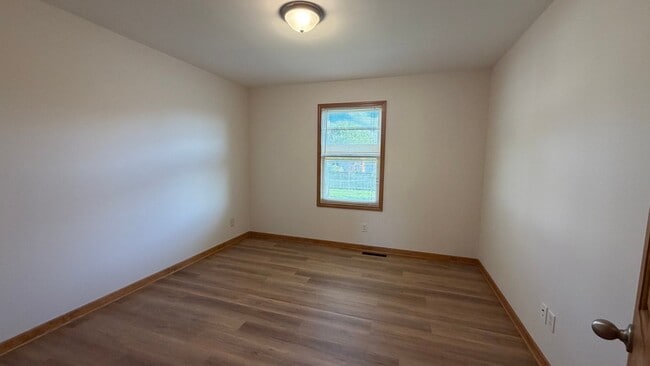 Photo - 6387 Amanda Dr