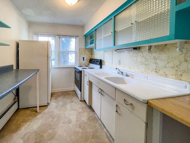 Building Photo - Cozy 1 bedroom, Close to Campus Unit 1516-5