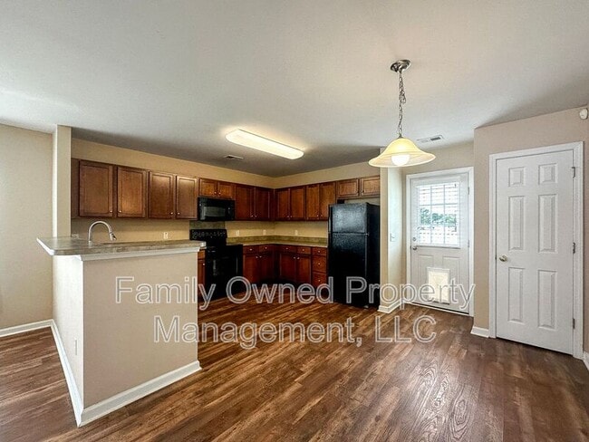 Photo - 261 Emerald Isle Dr