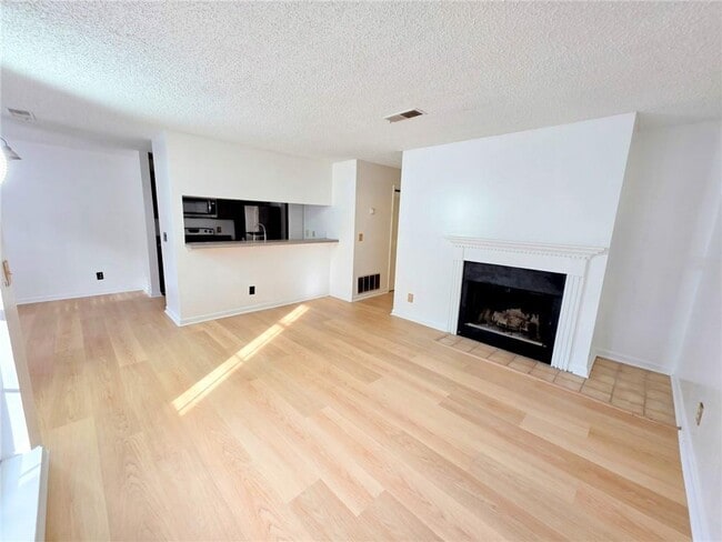 Photo - 590 Windchase Ln