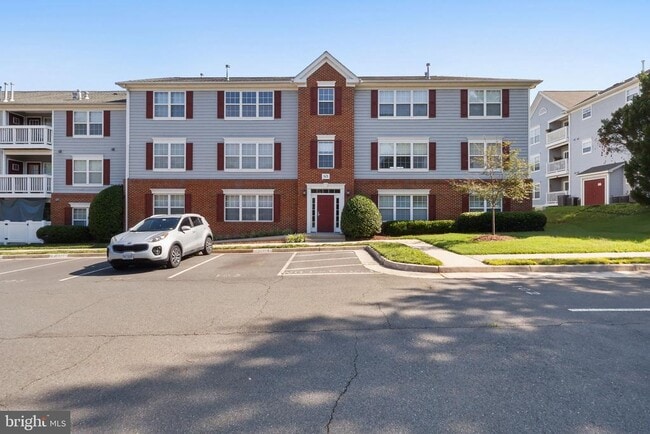 Building Photo - 513 Constellation Square SE Unit E Rental