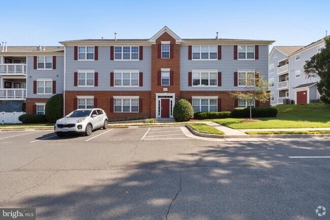 Building Photo - 513 Constellation Square SE Unit E Rental