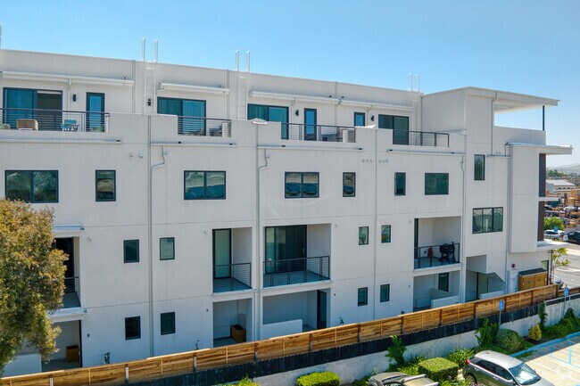 8234 Avenida Universidad - University Row House