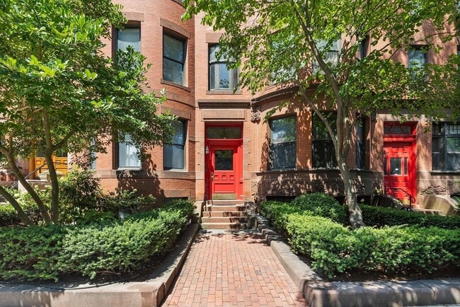 Building Photo - 403 Marlborough St Unit 13C Rental