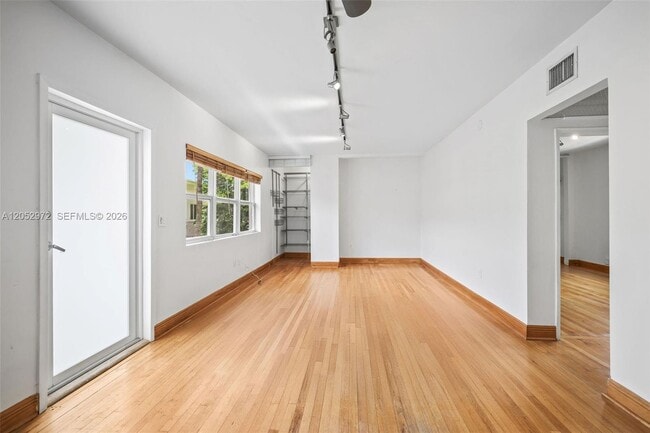 Photo - 1100 Venetian Way Unit 2B