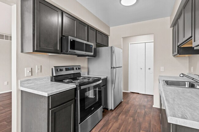 Photo - Cambridge Square