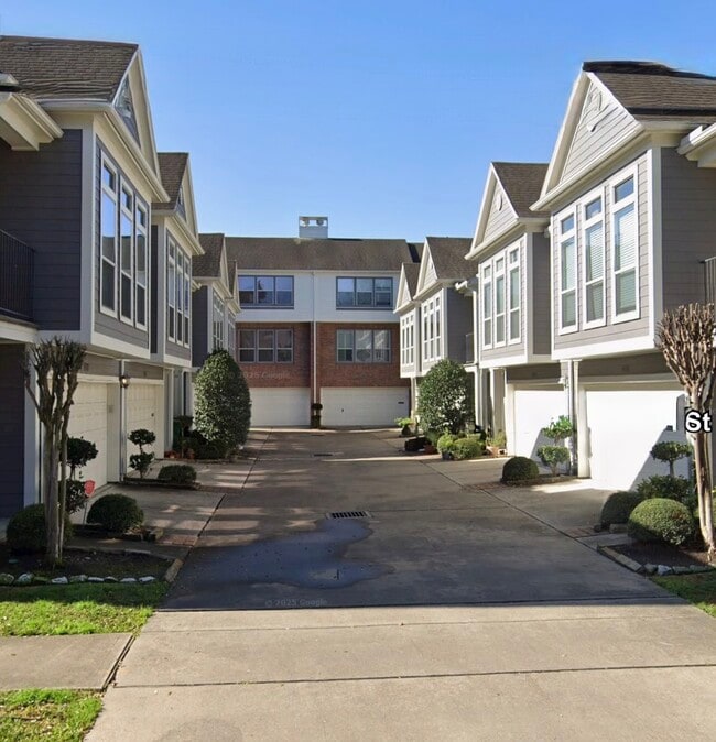 Photo - 2416 Charleston St