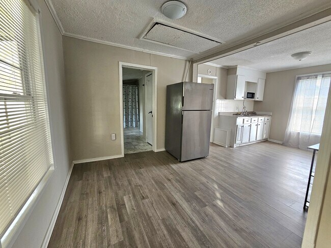 Photo - 5202 Dellinger Cir