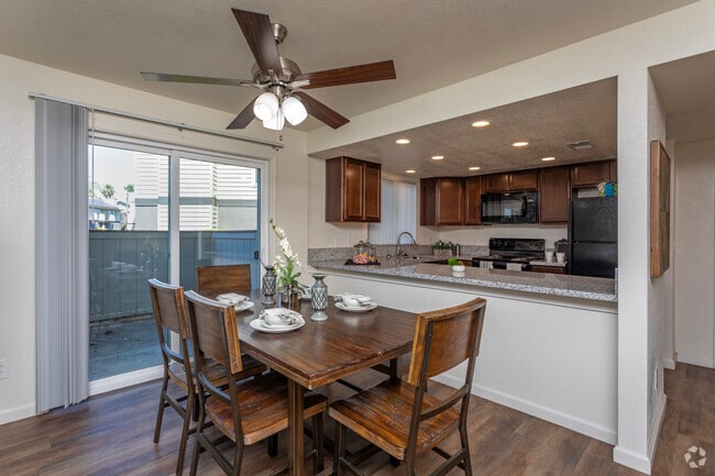 2BR, 2BA - 1,161SF - Dining Area