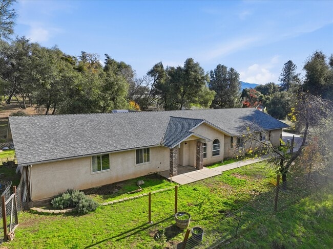 Photo - 43379 Leach Rd